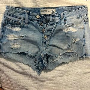 Abercrombie & Fitch low rise boyfriend short size 00, W 24.